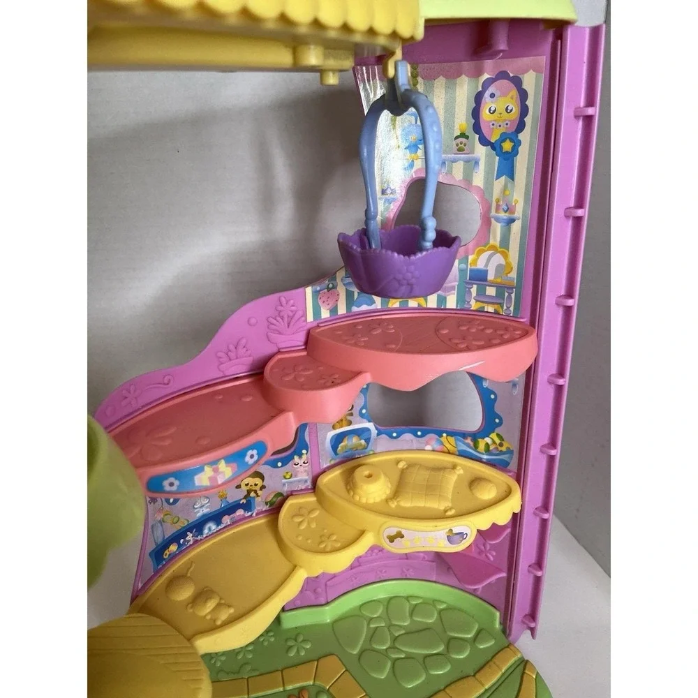 2006 Littlest Pet Shop LPS Round N Round Pet Town Play Set Hasbro W/ Gondolas